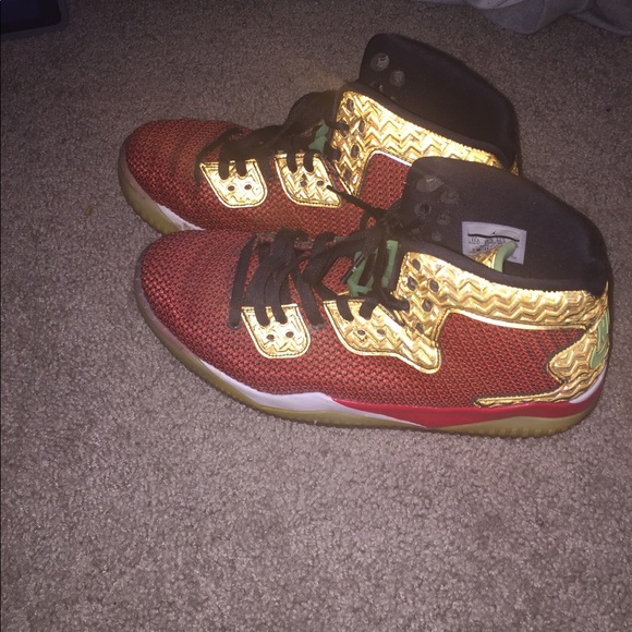 Jordan Retro High Tops - Picture 3 of 4